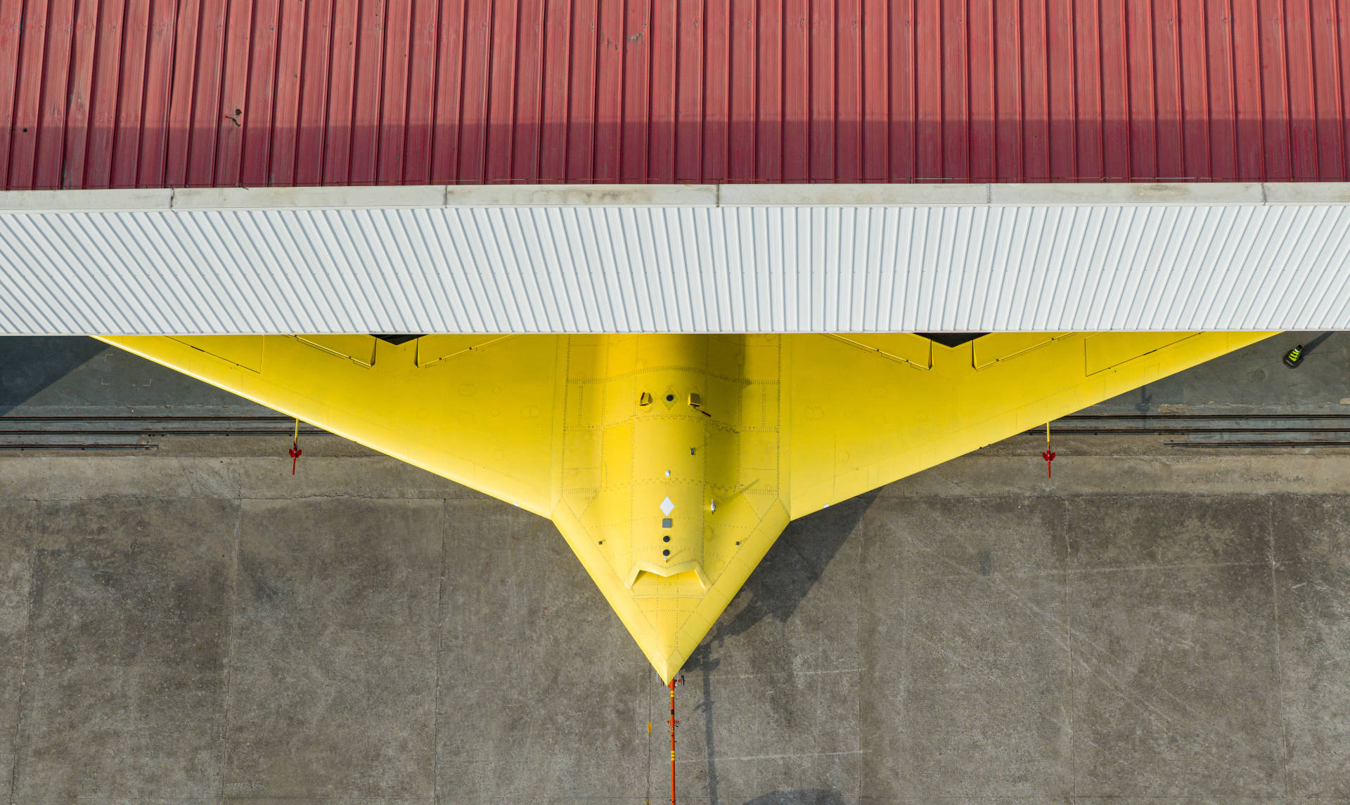 多张高清大图<strong></p>
<p>贷贷网理财</strong>！新型高空高速长航时无人机彩虹-7近日成功首飞