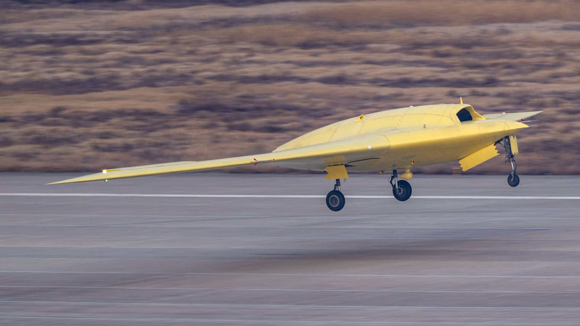 多张高清大图<strong></p>
<p>贷贷网理财</strong>！新型高空高速长航时无人机彩虹-7近日成功首飞