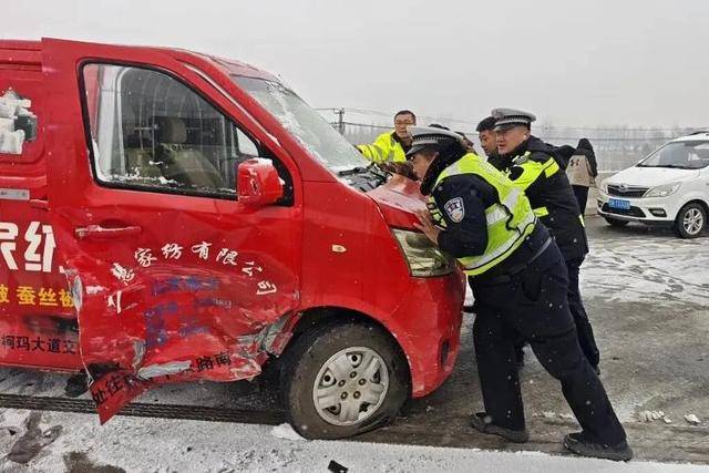 外交部发言人毛宁点赞山东德州交警<strong></p>
<p>贷贷网理财</strong>！