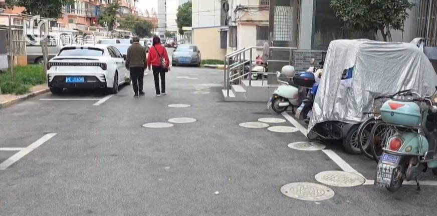 太夸张！上海人比比谁家楼下井盖多！有人家门口100个<strong></p>
<p>学会理财</strong>，“走路难！到处都像贴膏药”...