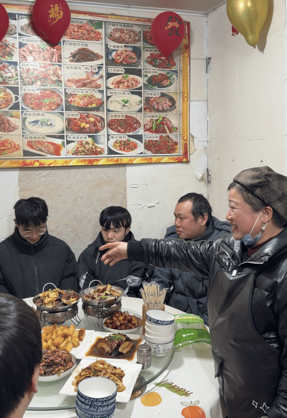 百万债务还清了！夫妻俩在杭州开饭店<strong></p>
<p>光大理财</strong>，8年来第一次回老家过年，临行宴请老顾客