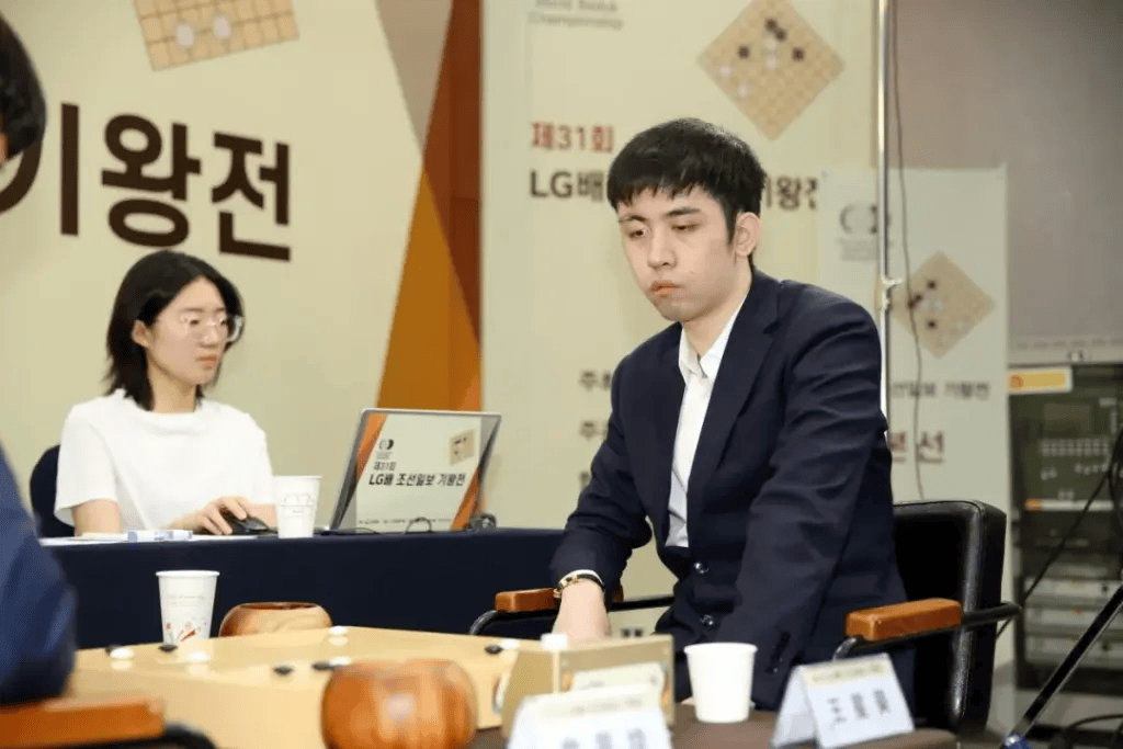 逆转夺下LG杯世界冠军<strong></p>
<p>投资理财风险</strong>，当年的顽童已成中国围棋的领军人物